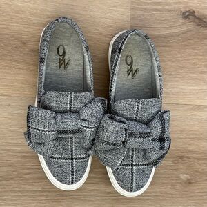 Nine West Onosha woman’s 7.5 Grey Plaid Platform Sneakers Shoes Bow Slip on